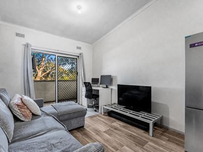 11/2 Dalziell Street, Maddington WA 6109