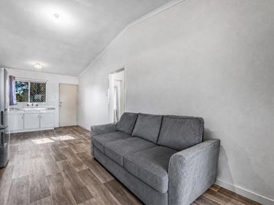 11/2 Dalziell Street, Maddington WA 6109