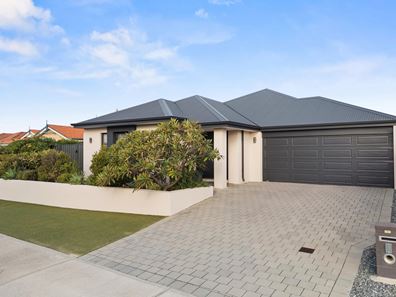 4 Vila Do Porto Crescent, Secret Harbour WA 6173