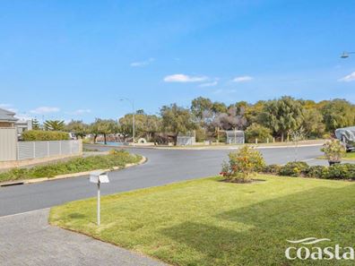 20 Tambrey Avenue, Golden Bay WA 6174