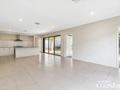 20 Tambrey Avenue, Golden Bay WA 6174