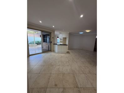 17 Meadowbrook Bvd, Dianella WA 6059