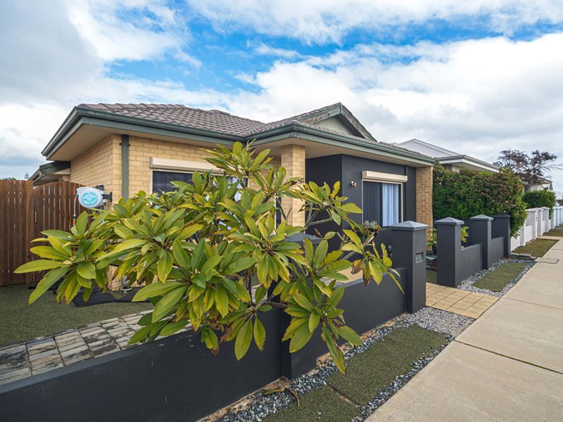 120 Rathkeale Boulevard, Ridgewood