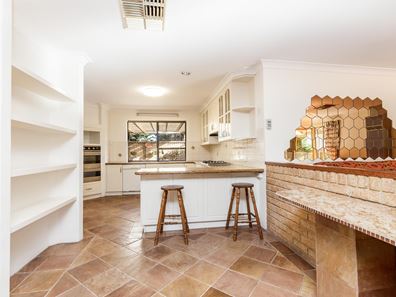 1 Jackson Avenue, Winthrop WA 6150