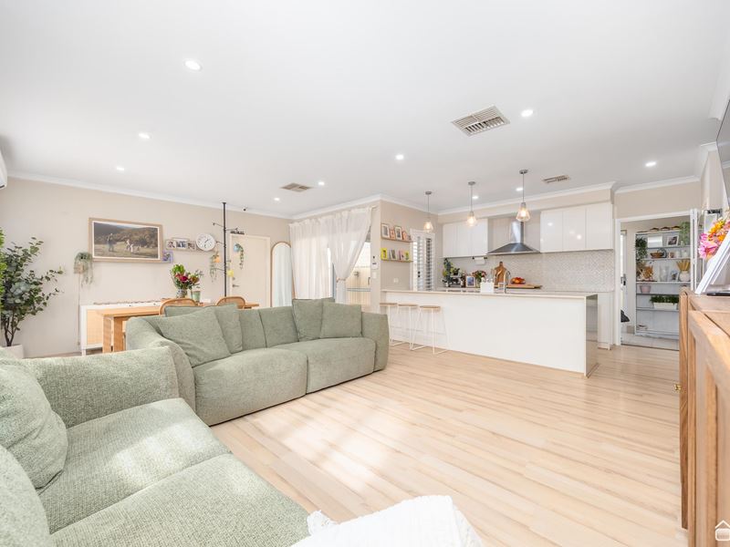 33 Kardan Boulevard, Byford WA 6122