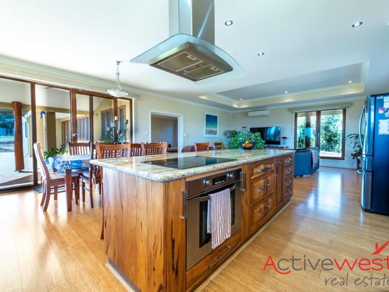 3 Redcliffe Concourse, White Peak