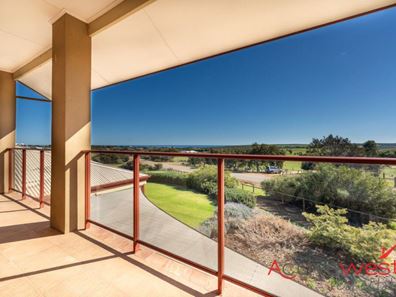 3 Redcliffe Concourse, White Peak WA 6532