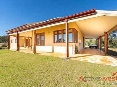 3 Redcliffe Concourse, White Peak WA 6532