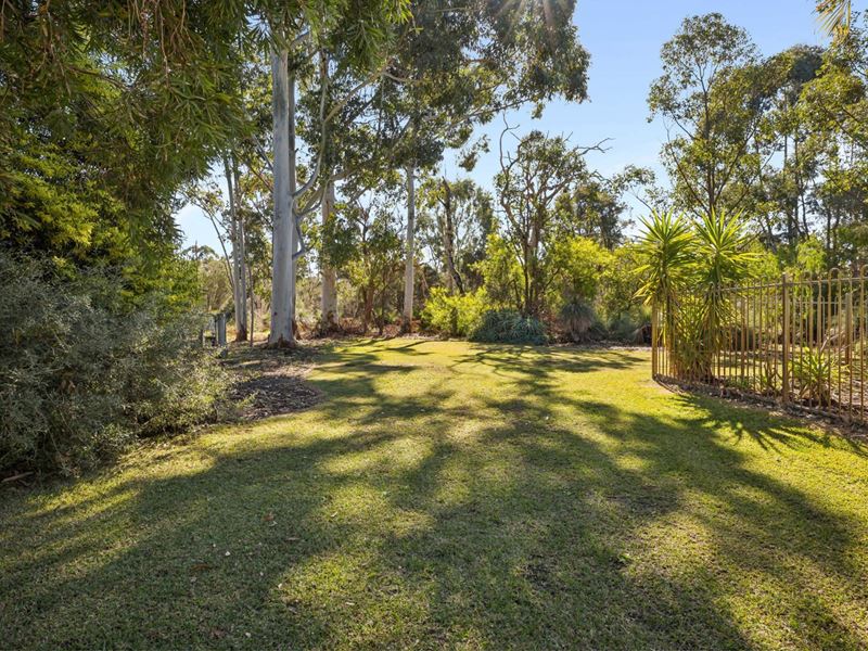 15 Wolfe Road, Banjup