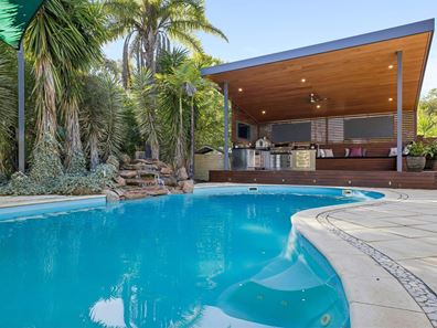 15 Wolfe Road, Banjup WA 6164