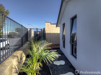 13 Tempranillo Drive, Dayton WA 6055