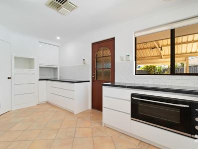 5 Desby Place, Leeming WA 6149