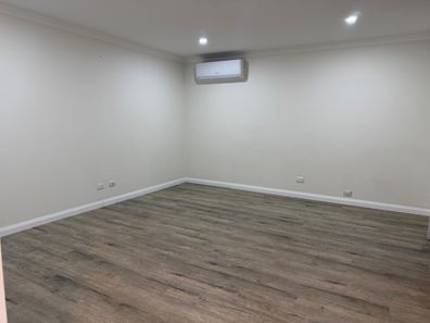 128 Illawarra Crescent South, Ballajura WA 6066