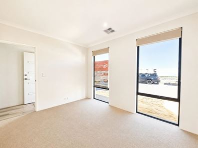 8 Flax Lily Street, Piara Waters WA 6112