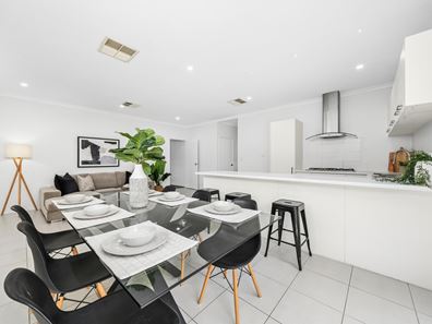 8A Cunnington Way, Queens Park WA 6107