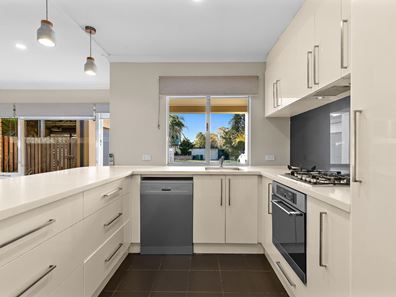 1 Oswald Street, Coolbellup WA 6163