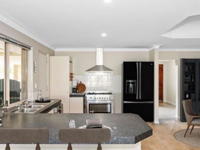 7 Truarn Street, Mandurah WA 6210