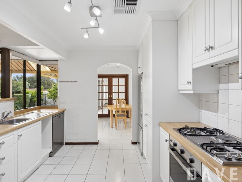 40 Castlefern Way, Duncraig WA 6023
