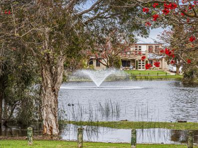 3 Salamanca Parkway, Port Kennedy WA 6172