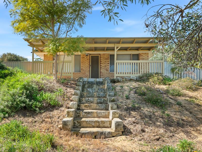 16 Parkway Gardens, Parmelia WA 6167