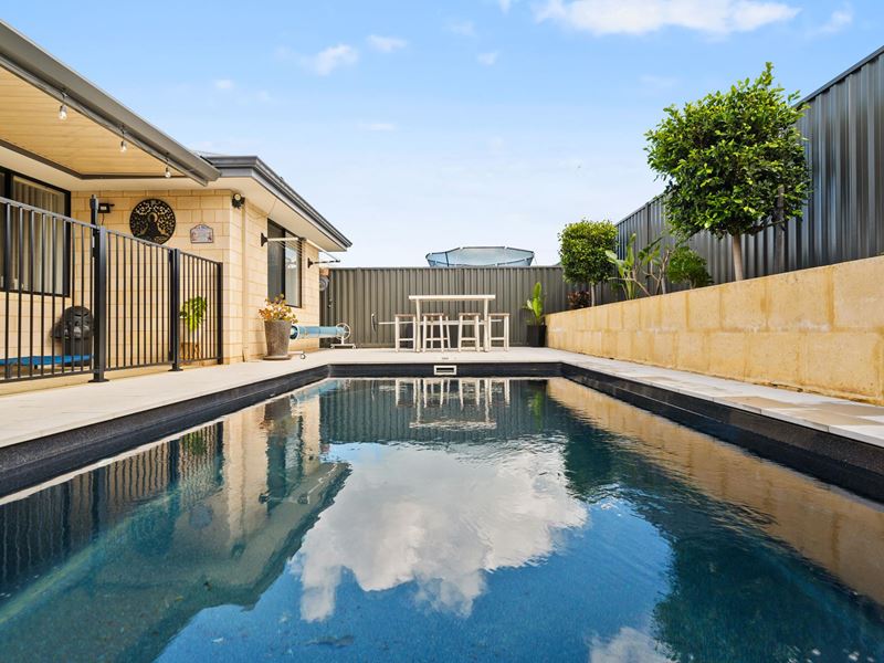 10 Pappinbarra Road, Lakelands WA 6180