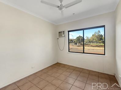 8 Koolinda Parade, Baynton WA 6714