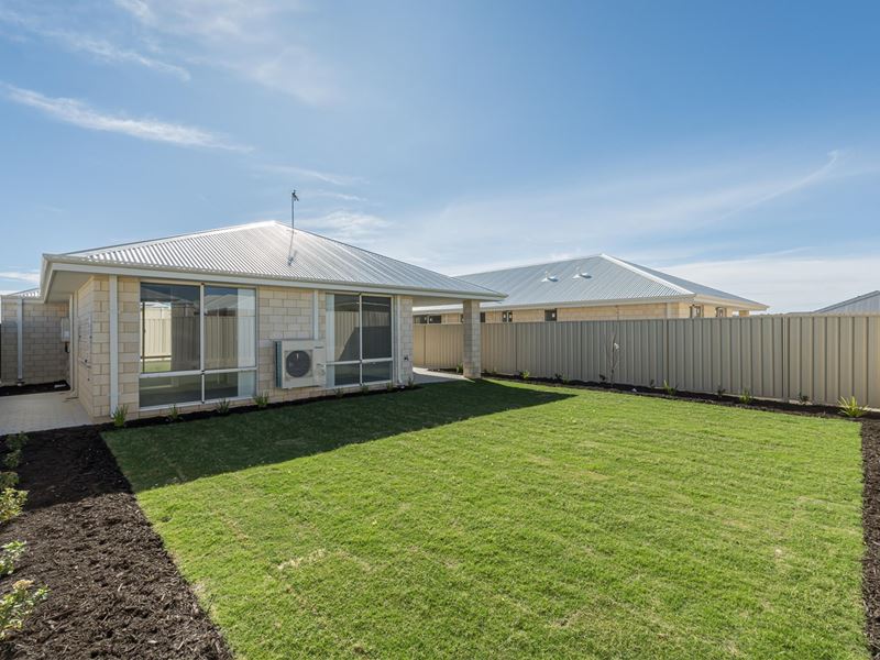13 Volunteer Street, Two Rocks WA 6037
