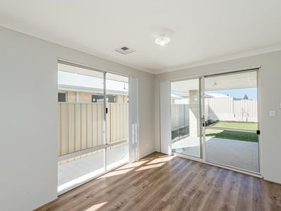 13 Volunteer Street, Two Rocks WA 6037