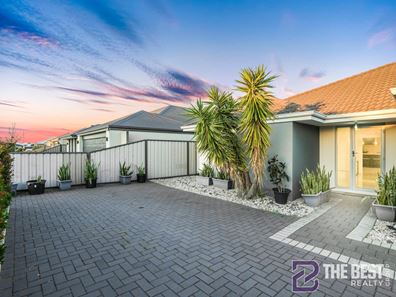 6 Sativa Lane, Piara Waters WA 6112