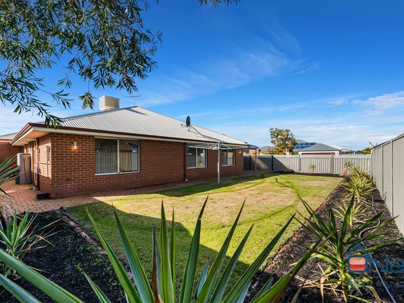 15 Jefferson Way, Piara Waters WA 6112
