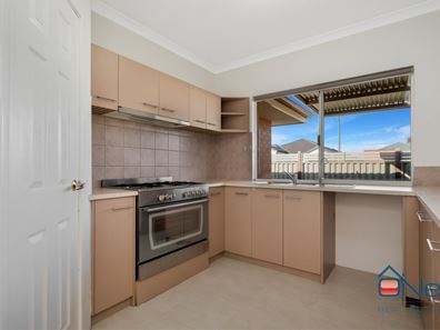 15 Jefferson Way, Piara Waters WA 6112