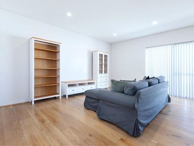 16/5 Birdwood Road, Melville WA 6156
