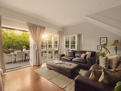 33 Wavell Road, Dalkeith WA 6009