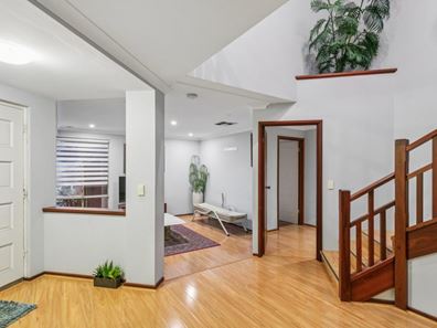 18 Breadsall Close, Carine WA 6020