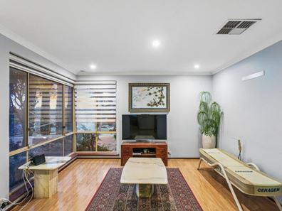 18 Breadsall Close, Carine WA 6020