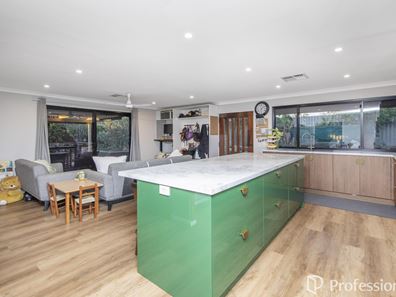 26 Aralia Way, Forrestfield WA 6058