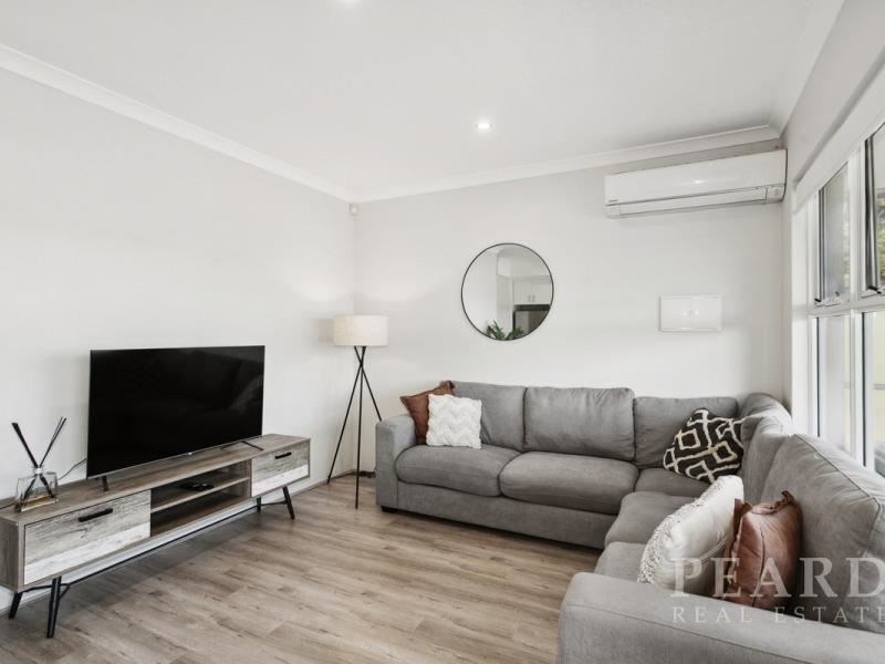 4/4 Barnes Street, Innaloo
