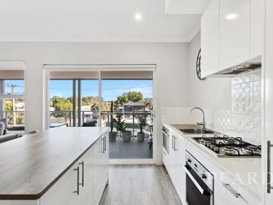 4/4 Barnes Street, Innaloo WA 6018