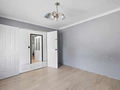 1 Jean Pierre Drive, Warnbro WA 6169