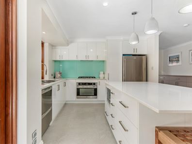 3 Hamilton Way, Silver Sands WA 6210