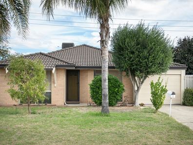 5 Hotchkiss Close, Thornlie WA 6108