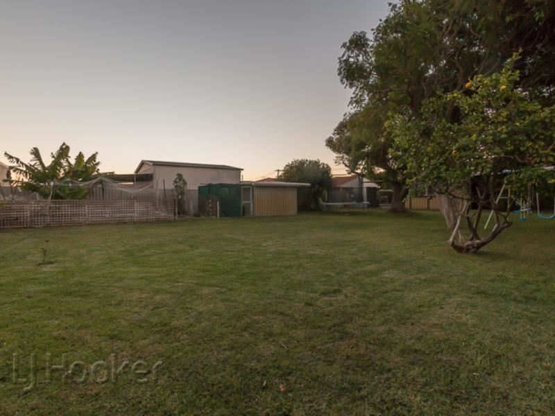 11 Ninda Road, Shoalwater WA 6169