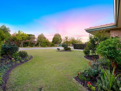 12 Langham Gardens, Wilson WA 6107