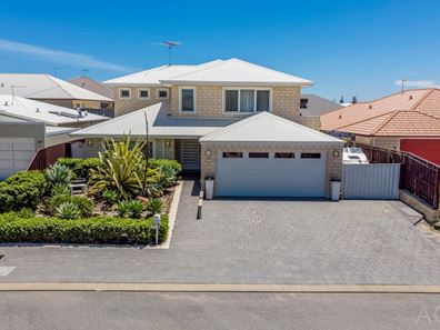 4 Torwood Edge, Halls Head WA 6210