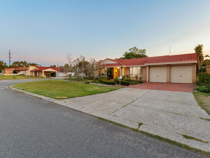 25 Merrifield Circle, Leeming WA 6149