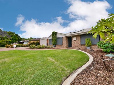 4 Raby Court, Cooloongup WA 6168