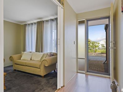 6 Milagro Fairway, Seville Grove WA 6112