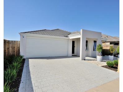 18 Pineroo Terrace, Ellenbrook WA 6069