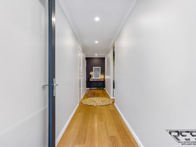 24 Wimbledon Drive, Piara Waters WA 6112
