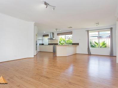 31 Urquhart Court, Canning Vale WA 6155